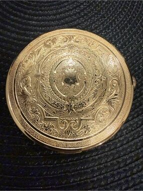 Vintage Elizabeth Arden Powder Compact